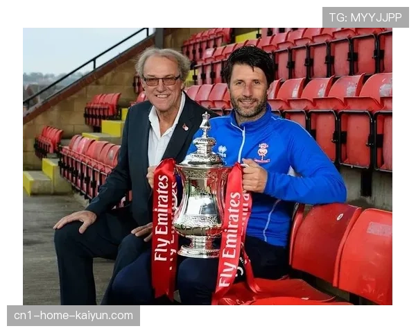 水晶宫低位防守与快速反击战术 足总杯冠军展现欧战潜力 水晶宫低位防守与快速反击战术 足总杯冠军展现欧战潜力